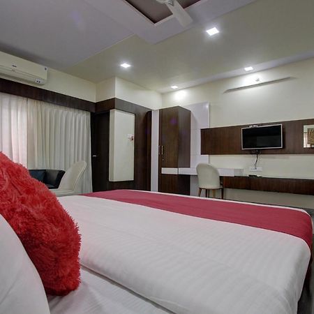 Hotel Le Grande Bijāpur エクステリア 写真