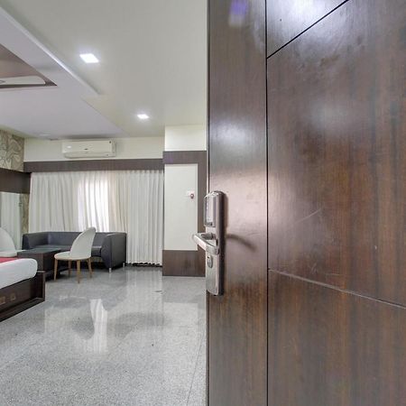 Hotel Le Grande Bijāpur エクステリア 写真