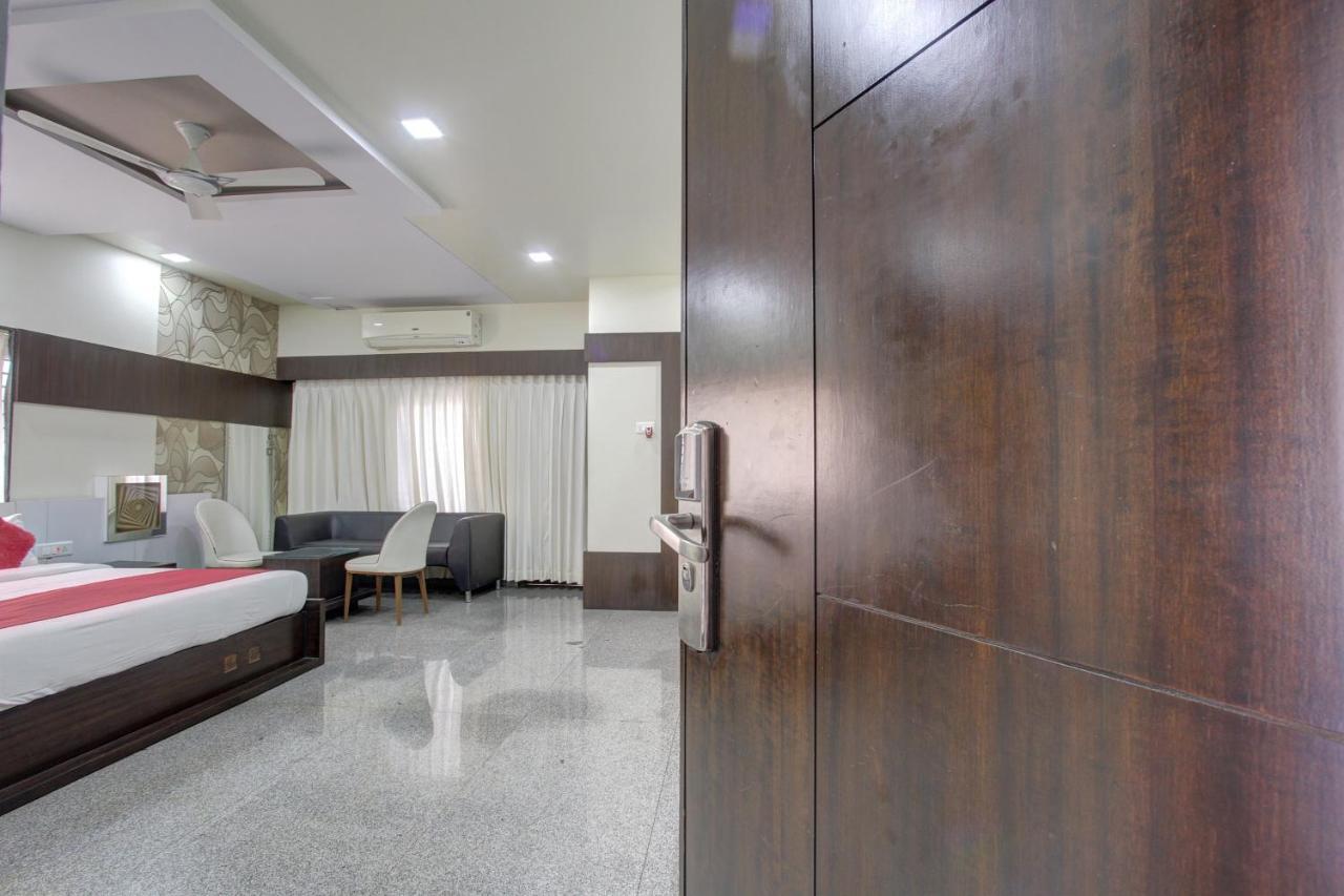 Hotel Le Grande Bijāpur エクステリア 写真