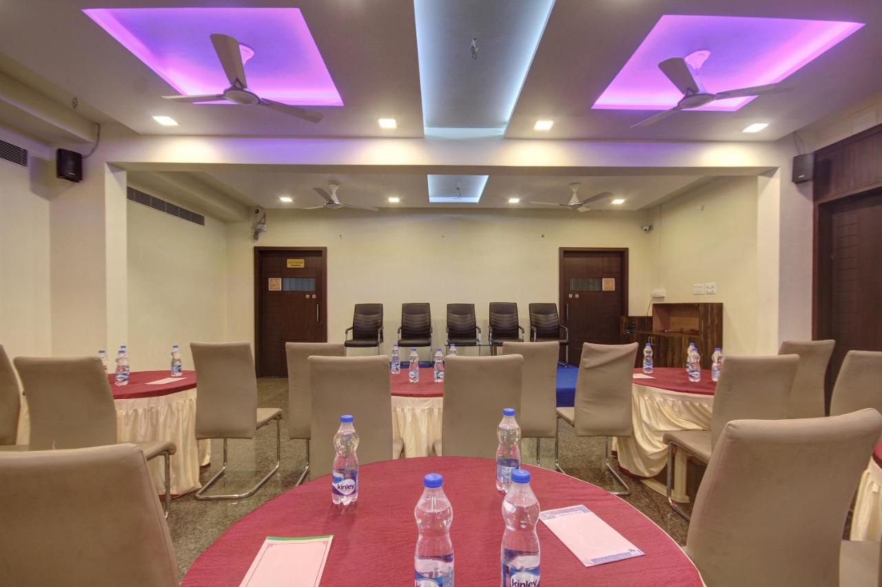 Hotel Le Grande Bijāpur エクステリア 写真