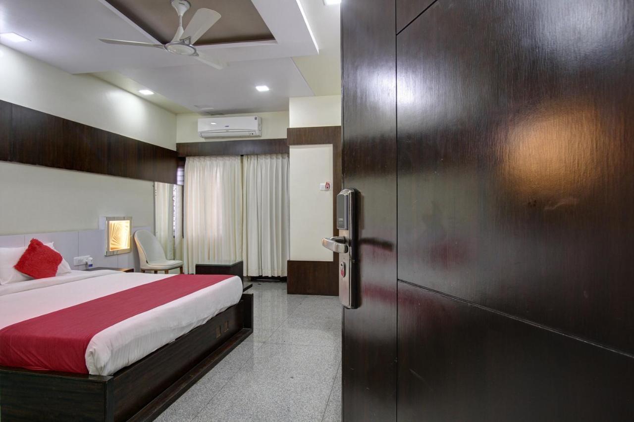 Hotel Le Grande Bijāpur エクステリア 写真