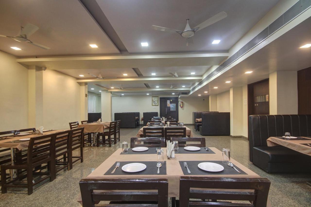 Hotel Le Grande Bijāpur エクステリア 写真
