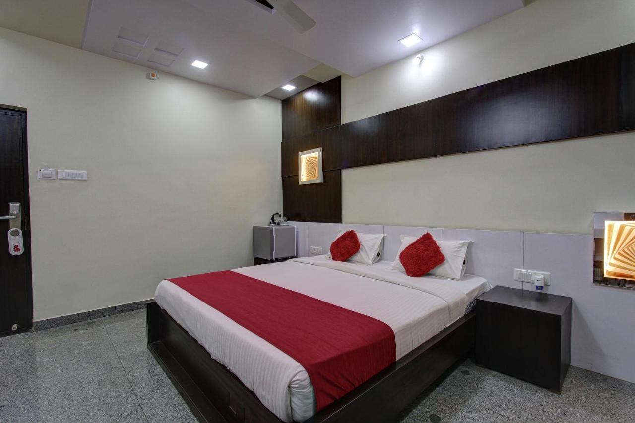 Hotel Le Grande Bijāpur エクステリア 写真